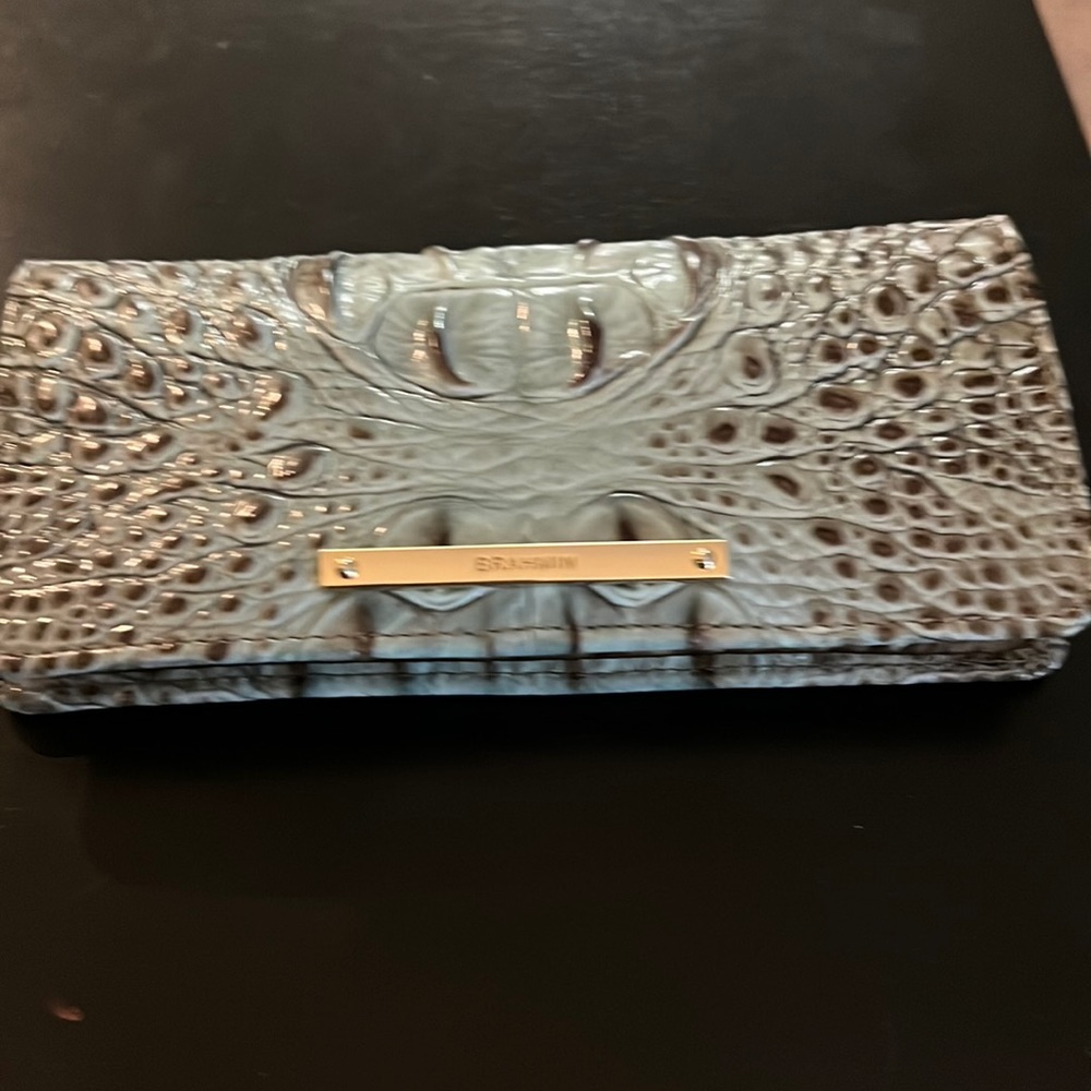 Brahmin wallet like new